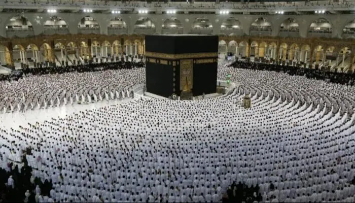 جدول أئمة الحرم المكي في رمضان