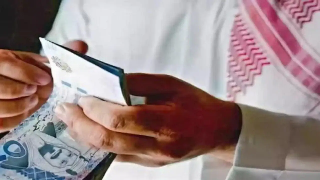 هل يصرف الراتب قبل رمضان؟ أخبار سارة للمتقاعدين من المؤسسة