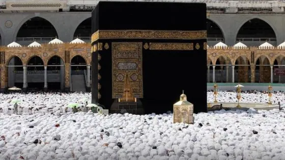 جدول أئمة الحرم المكي