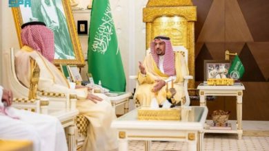 أمير القصيم يستعرض إنجازات فرع الهلال الأحمر بالمنطقة ويثني على جهوده
