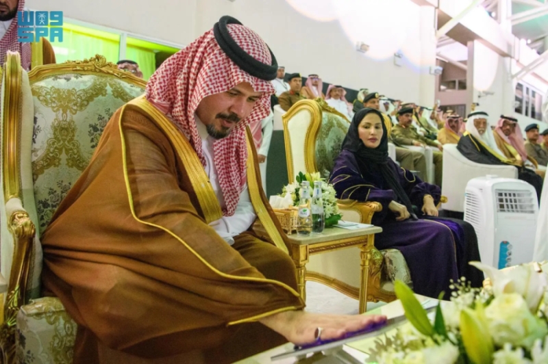 أمير المدينة يشرف على حفل تخريج الدفعة الحادية والعشرين من طلاب جامعة طيبة