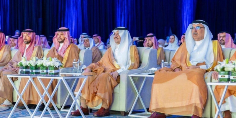 أمير المنطقة الشرقية يدشّن فعاليات ملتقى التحول الرقمي 2025