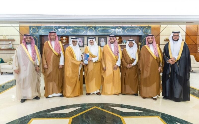 أمير المنطقة الشرقية يلتقي بأعضاء مجلس إدارة جمعية دارك للإسكان التنموي 2 أمير المنطقة الشرقية يلتقي بأعضاء مجلس إدارة جمعية دارك للإسكان التنموي