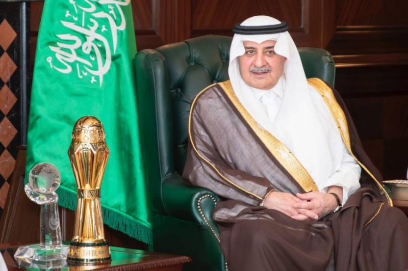 أمير تبوك يستقبل فريق نيوم الرياضي ويرحب بتتويجهم في الصعود إلى...