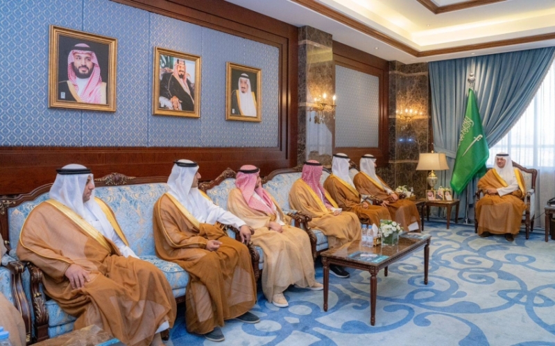 استقبال الأمير سعود بن طلال لرئيس وأعضاء مجلس إدارة غرفة الأحساء 2 استقبال الأمير سعود بن طلال لرئيس وأعضاء مجلس إدارة غرفة الأحساء