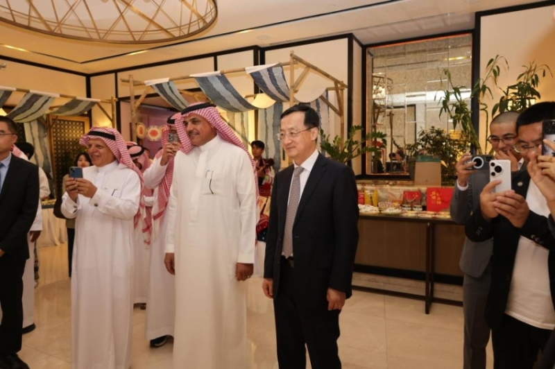 افتتاح الصالون الإعلامي "الزيارة الودية على خطى تشنغ خه" في جدة: حدث يسلط الضوء على الحضارة والتواصل الثقافي