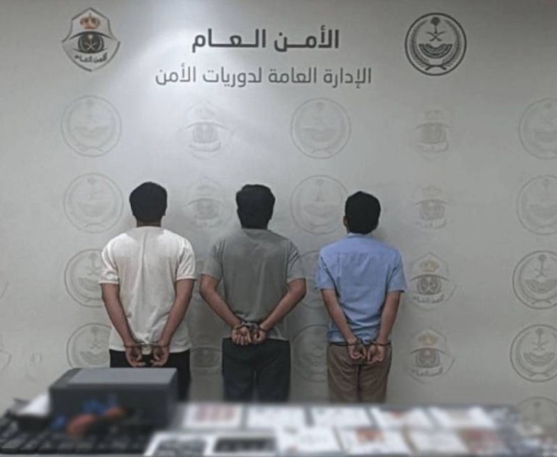 الإطاحة بثلاثة متهمين في قضايا تنظيم حملات حج وهمية