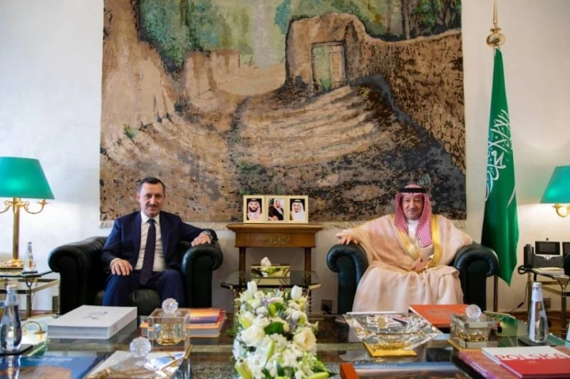 الخريجي يناقش مع السفير التركي القضايا ذات الاهتمام المشترك