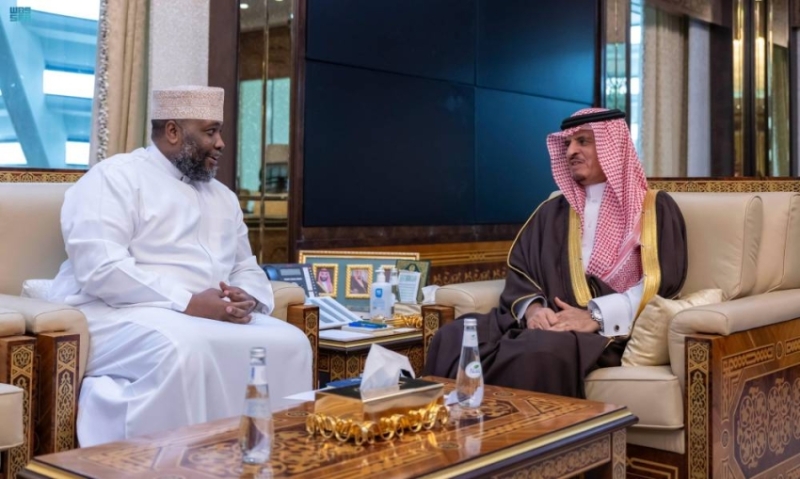 الداود يتباحث مع سفير كينيا حول القضايا المشتركة 2 الداود يتباحث مع سفير كينيا حول القضايا المشتركة