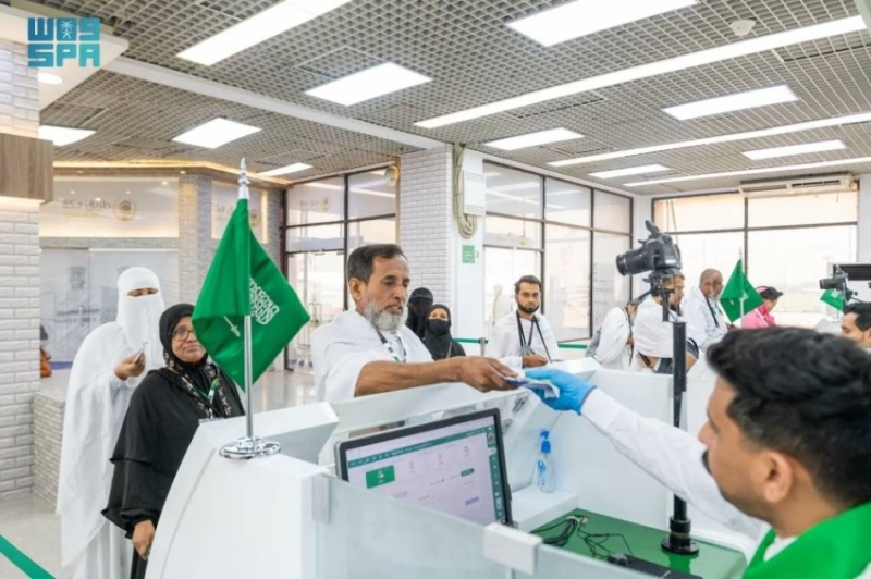 تجربة الحج الأولى لمدير مدرسة متقاعد من دكا