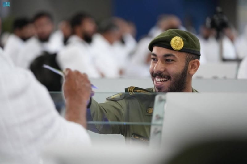 جوازات مطار جدة تستمر في استقبال رحلات ضيوف الرحمن بكفاءة عالية