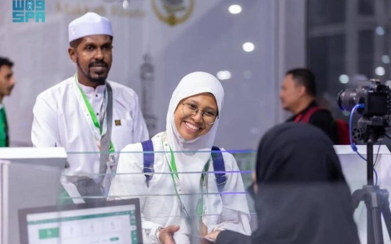 حجاج ماليزيا يعبرون عن تقديرهم لجهود المملكة في تسهيل إجراءات الحج 2 حجاج ماليزيا يعبرون عن تقديرهم لجهود المملكة في تسهيل إجراءات الحج