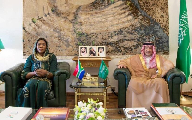 خريجي يحتفي بنائبة وزير العلاقات الدولية والتعاون من جنوب أفريقيا 2 خريجي يحتفي بنائبة وزير العلاقات الدولية والتعاون من جنوب أفريقيا
