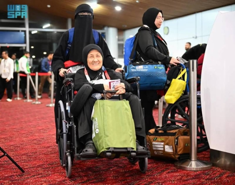 ماليزية تعبر عن امتنانها للفرصة السانحة لأداء...