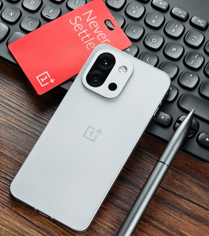 مبيعات OnePlus 13T القوية تؤكد ازدهار الطلب على الهواتف الفاخرة المدمجة 2 مبيعات OnePlus 13T القوية تؤكد ازدهار الطلب على الهواتف الفاخرة المدمجة