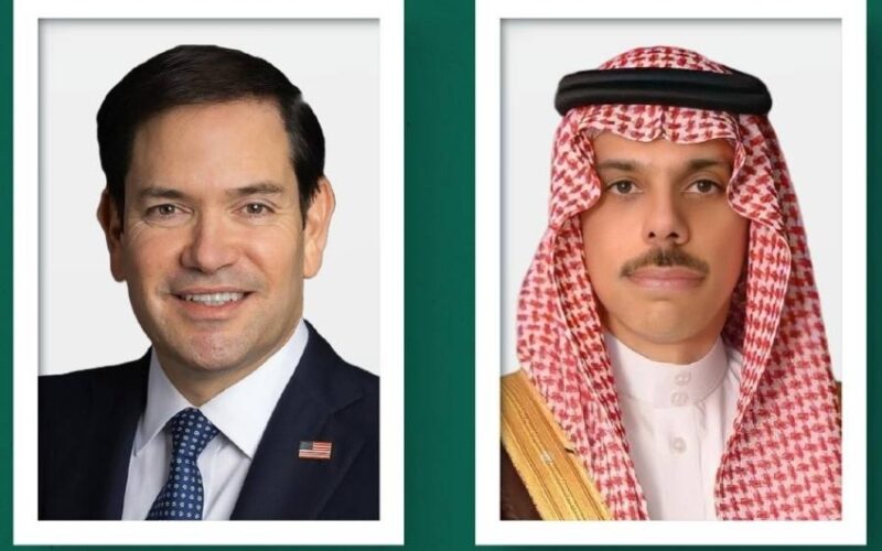 وزير الخارجية يجري محادثة هاتفية مع نظيره الأمريكي 2 وزير الخارجية يجري محادثة هاتفية مع نظيره الأمريكي