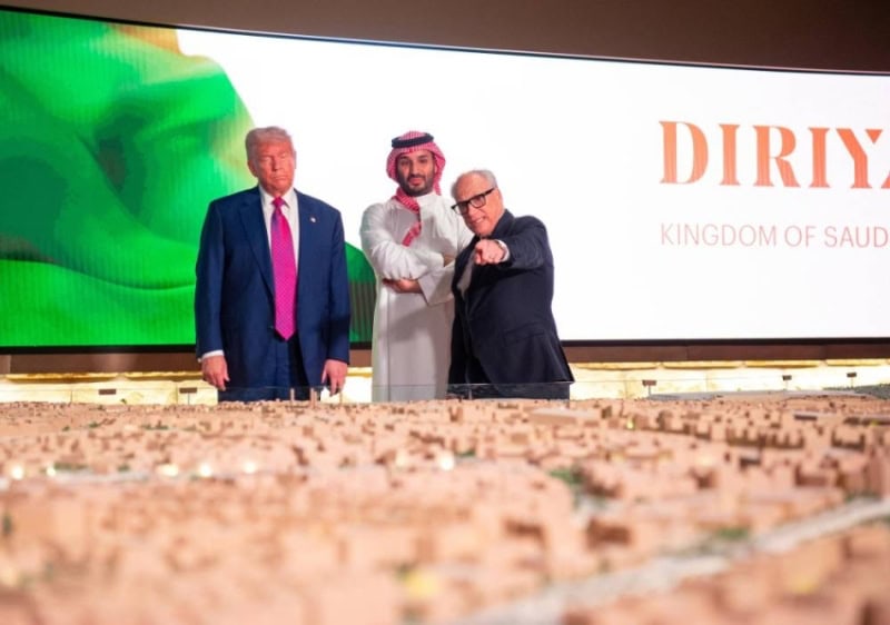 ولي العهد يرافق الرئيس الأمريكي في جولة حصرية بحي الطريف التاريخي