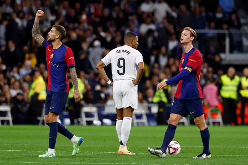 آفاق المنافسة في الدوري الإسباني بعد التوقف الدولي: تحديات ريال مدريد وبرشلونة