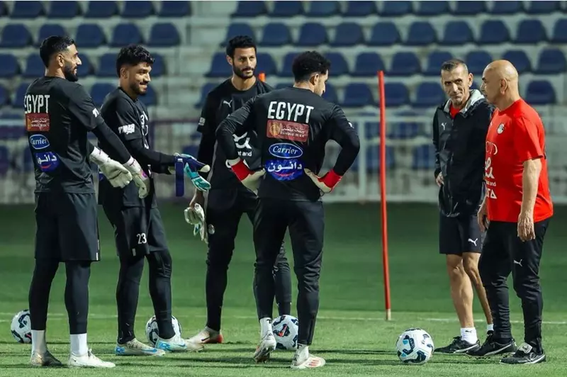 أداء حراس المرمى في مباراة منتخب مصر ضد أوزبكستان: التركيز على أحمد الشناوي ودكة البدلاء