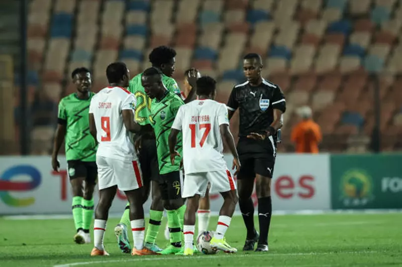 أداء حكم مباراة الزمالك وكايزر تشيفز مع الأندية المصرية: تحليل شامل للمباريات الثلاث