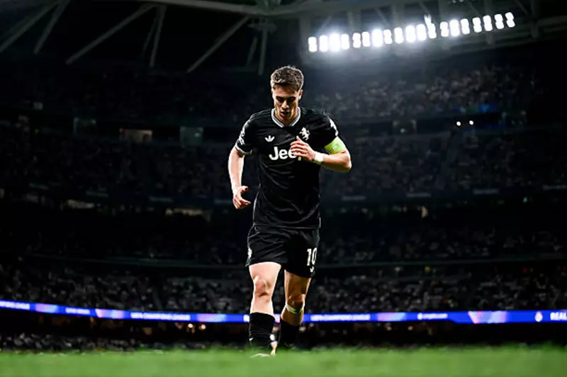 أرسنال يسعى لضم نجم يوفنتوس بدعم من خطط استراتيجية جديدة