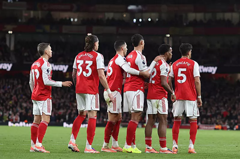 أرسنال يواجه أزمة دفاعية نادرة ضد تشيلسي للموسم الرابع على التوالي