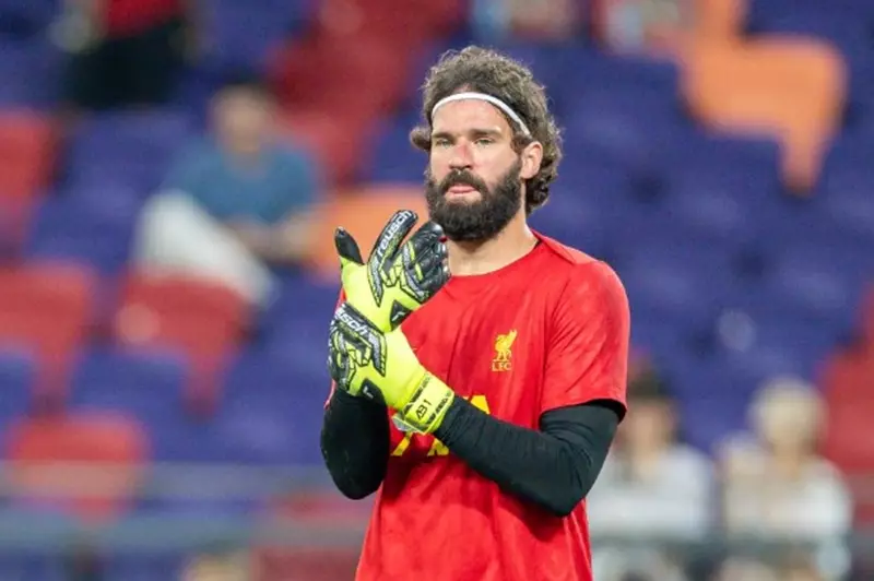 أليسون دومينيك يتأهب لعودة مثيرة مع ليفربول