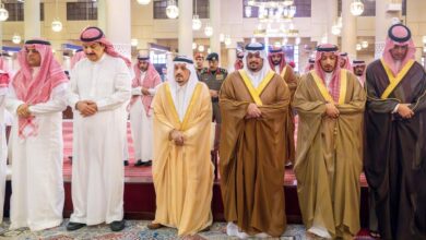 أمير الرياض يشارك في صلاة الميت على والدة الأميرة مها بنت محمد آل سعود