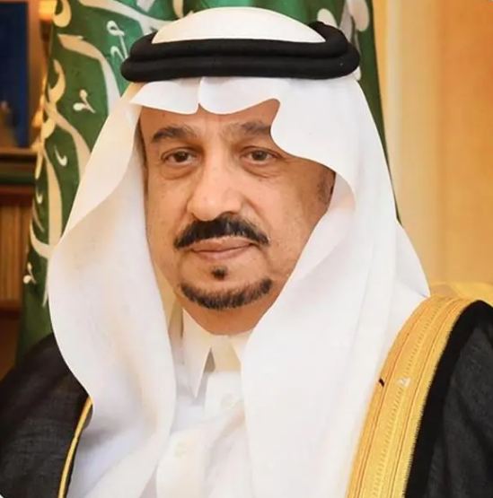 أمير الرياض يقدم تعازيه للشيخ الشثري في وفاة شقيقه