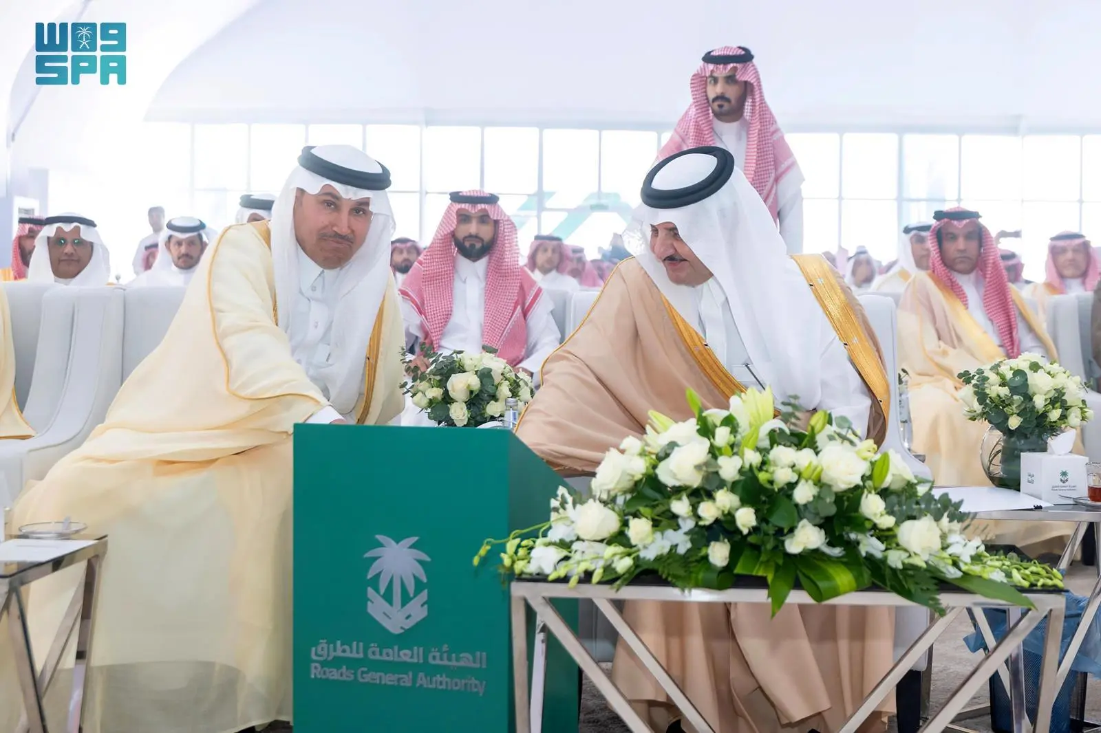 أمير الشرقية يفتتح الجسر البحري الرابط بين صفوى ورأس تنورة