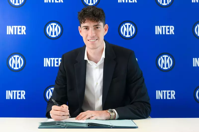 إنتر ميلان يعمل على تجديد عقد باستوني وسط مراقبة ليفربول