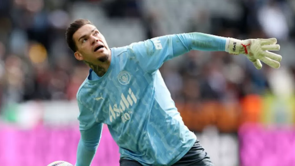 إيدرسون يكشف أسباب رحيله المUnexpected عن مانشستر سيتي