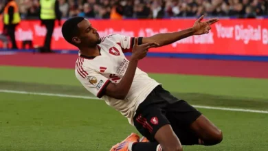 إيزاك يكسر الصمت بعد تسجيل أول هدف له مع ليفربول