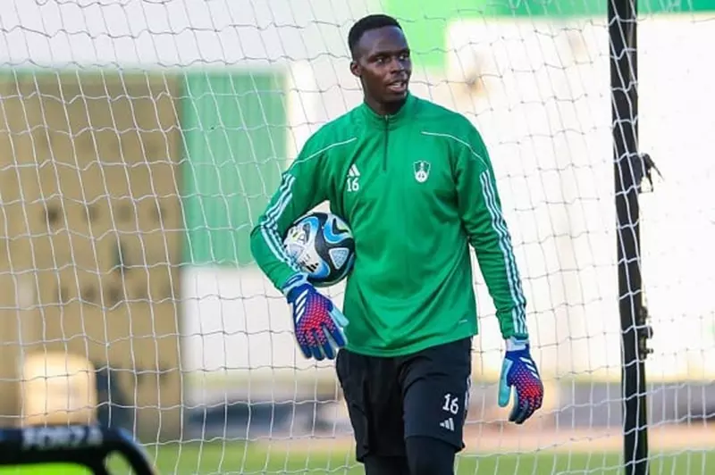 اتصالات مبدئية إيجابية تعزز فرص ميندي في التعاقد مع الأهلي السعودي