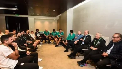 اجتماع هاني أبو ريدة مع لاعبي منتخب مصر الثاني في قطر: تحضيرات للمنافسات القادمة