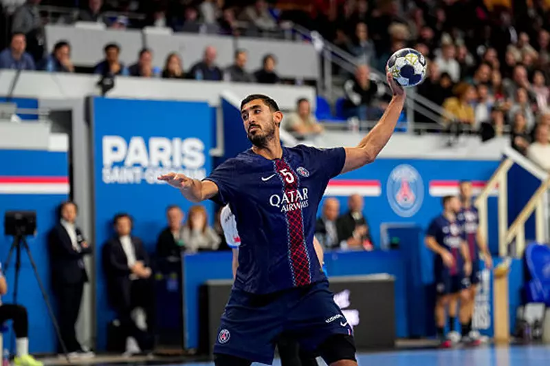 اكتشاف تأثير الأداء الفردي للاعبين على نتائج أنديتهم في دوري أبطال أوروبا لكرة اليد