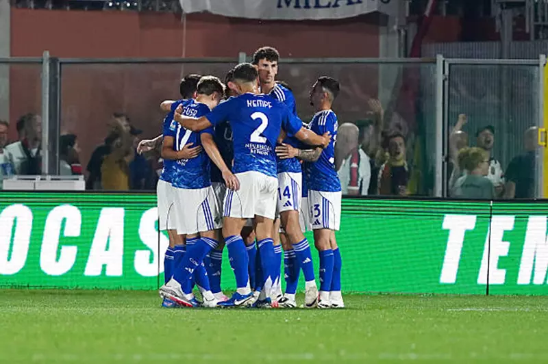 الإثارة تسيطر على الدوري الإيطالي: كومو يُذيق تورينو الهزيمة وتعادل مثير في ساسولو