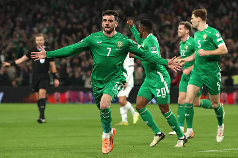 البرتغال تواجه أيرلندا في مباراة مصيرية بعد طرد رونالدو