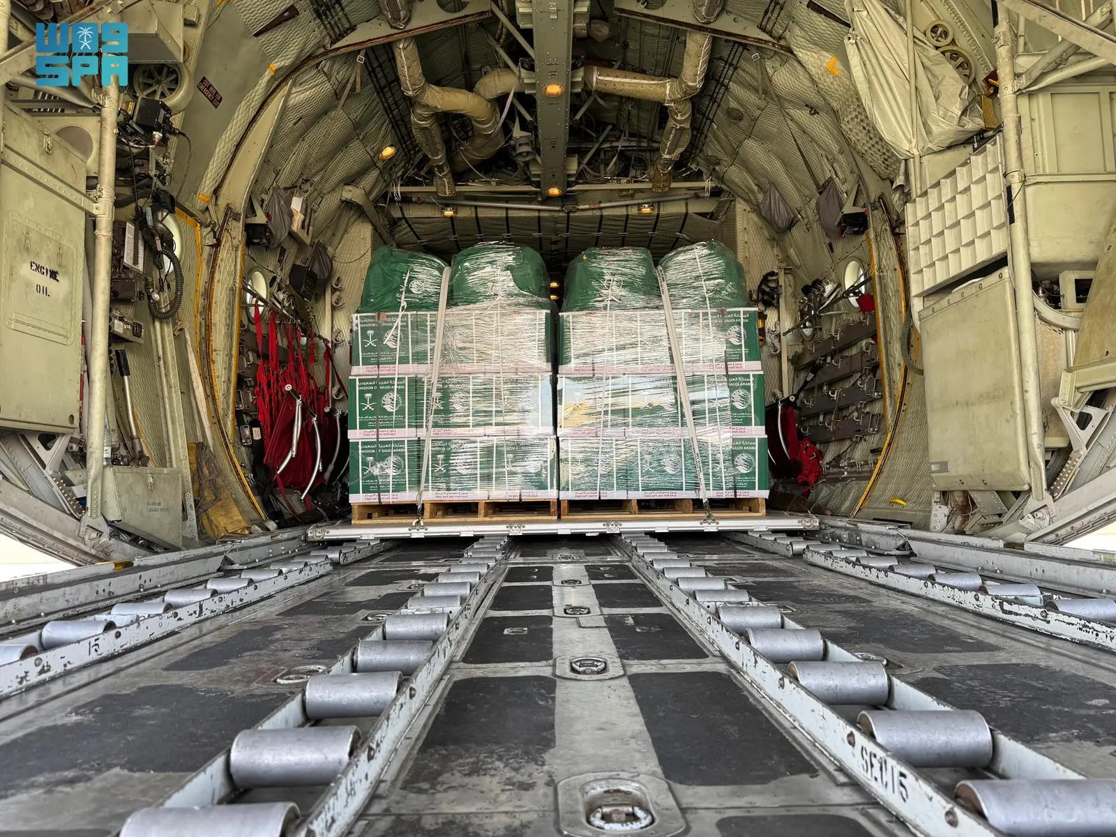 التعاون الإنساني السعودي: الطائرة الإغاثية الـ74 لدعم فلسطين غزة