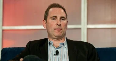 الذكاء الاصطناعي وتأثيره على سوق العمل: تحليل تصريحات رئيس أمازون