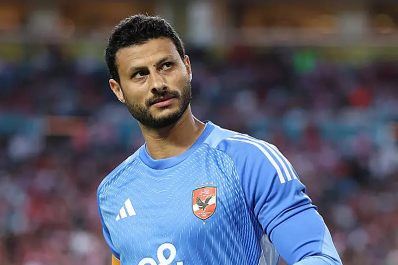 الشناوي تحت تهديد الغياب عن الأهلي أمام الجيش الملكي بعد الإصابة