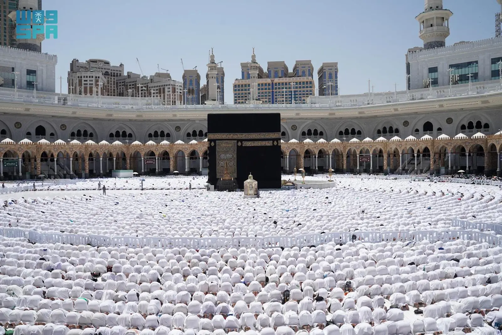 الصبر على الوالدين: دروس من خطبة المسجد الحرام