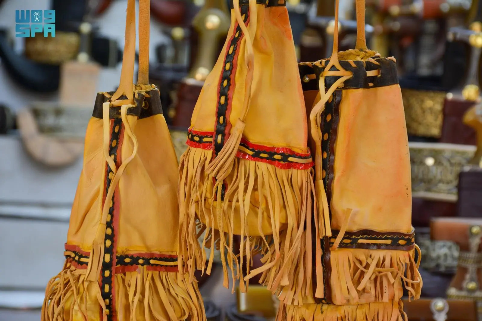 الصناعات الجلدية في نجران: حكاية التراث والإبداع الحرفي