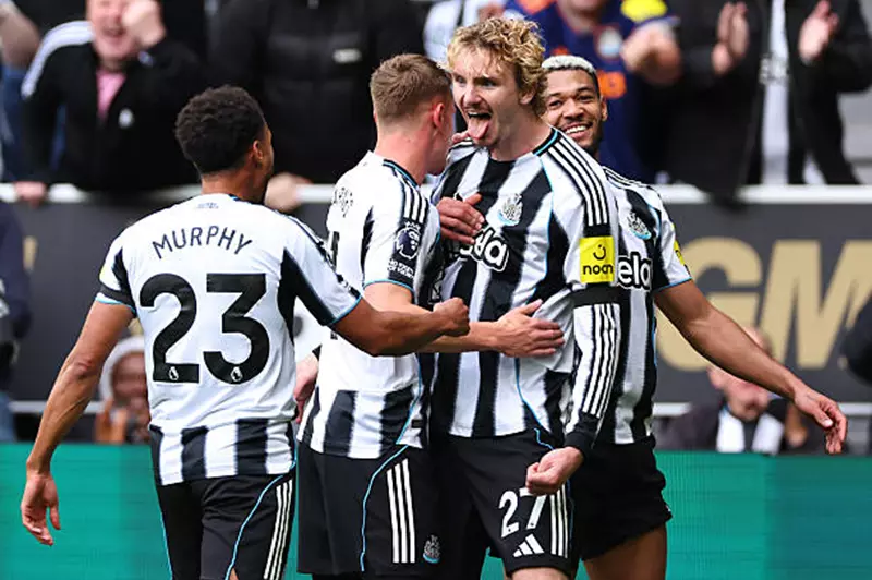 الولاء الدولي: نجم نيوكاسل يختار إنجلترا بعد التأهل للمونديال