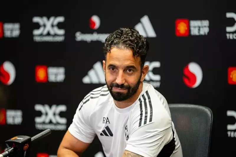 بتوصية أموريم: مانشستر يونايتد يتابع موهبة لشبونة بترقب