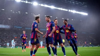 برشلونة يتجاوز الصعوبات ويقترب من قمة الدوري الإسباني