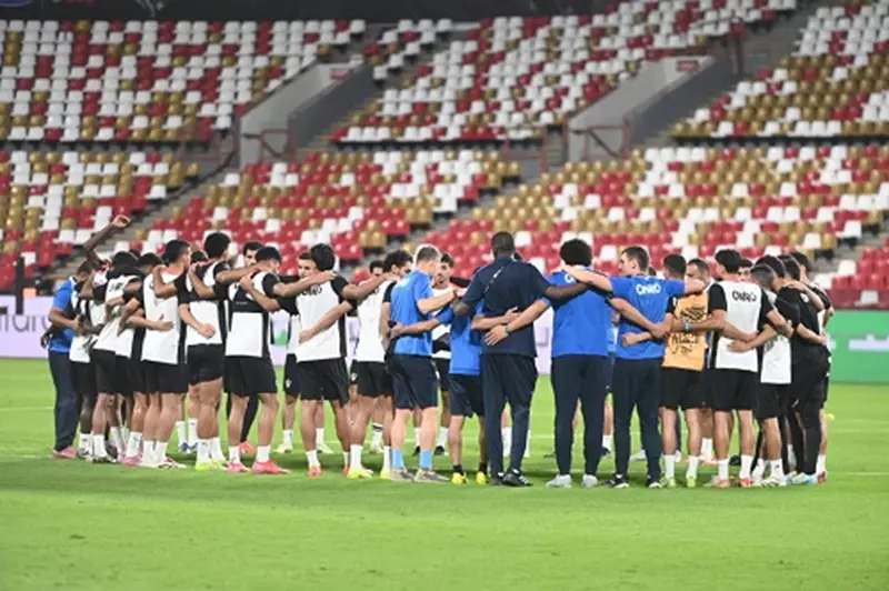 بعثة الزمالك تسافر إلى جنوب أفريقيا لملاقاة كايزر تشيفز في منافسة قوية