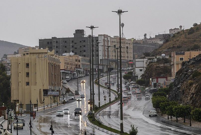 تأثيرات الأحوال الجوية القاسية على منطقة الباحة: أمطار ورياح شديدة