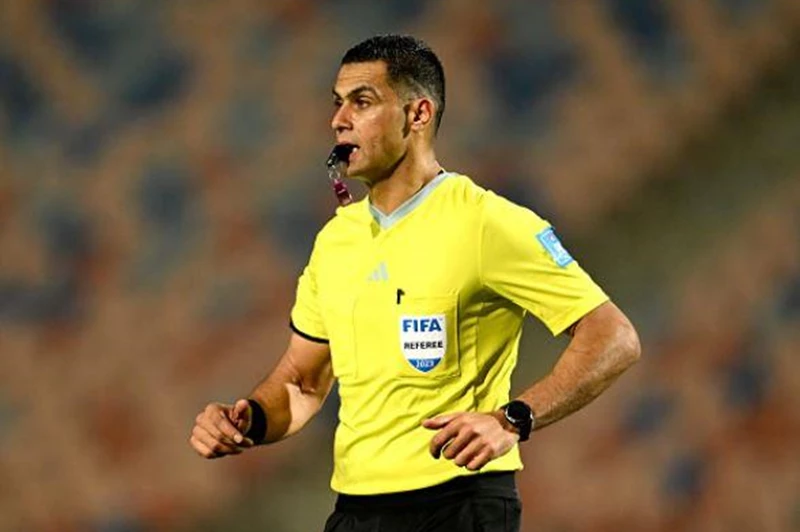 تألق المصريين: 6 حكام في كأس الأمم الأفريقية