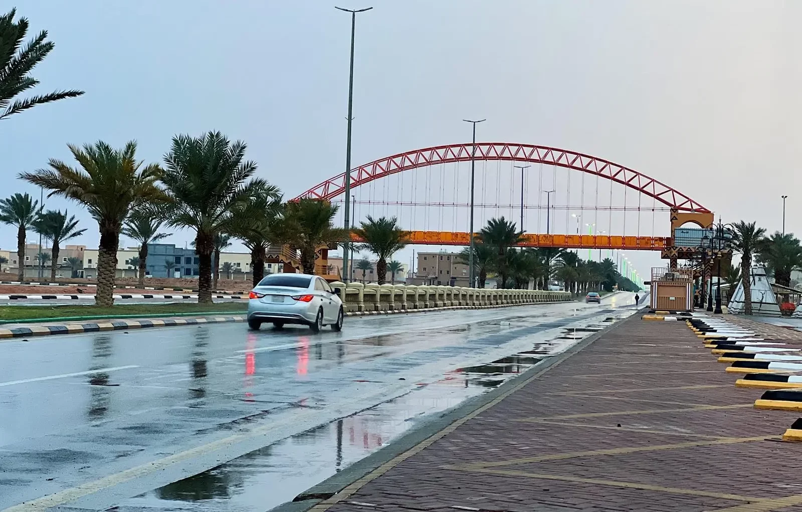 تحذيرات من أمطار رعدية تؤثر على معظم المناطق بدءًا من الغد